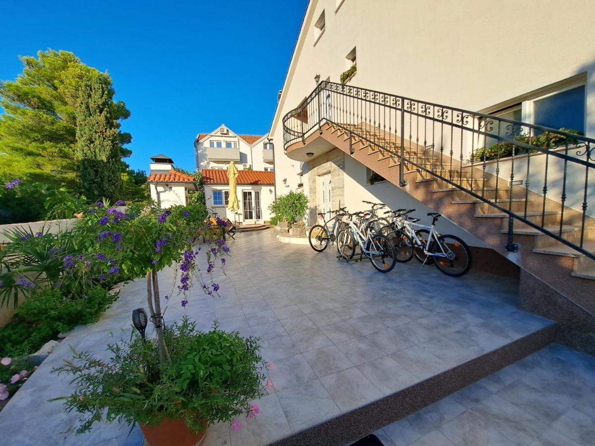 Apartment Oaza Mira Tribalj Exterior foto