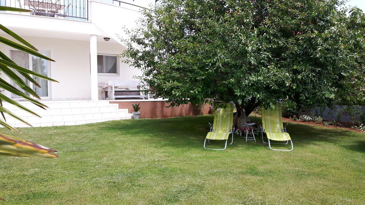 Apartment Oaza Mira Tribalj Exterior foto